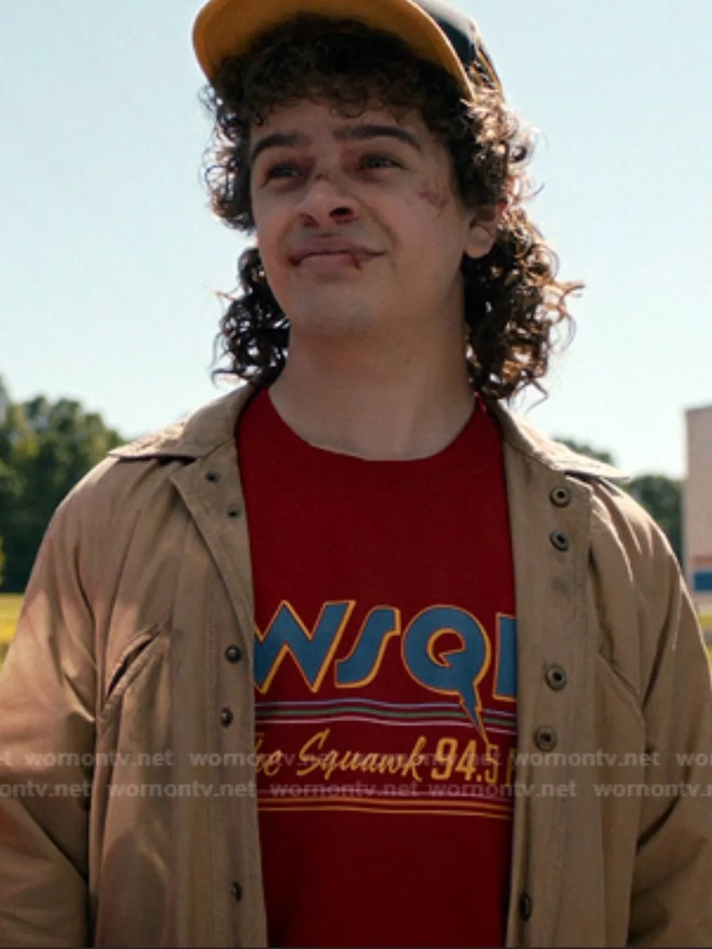Stranger Things Dustin WSQK radio the squawk red pullover crewneck sweatshirt L